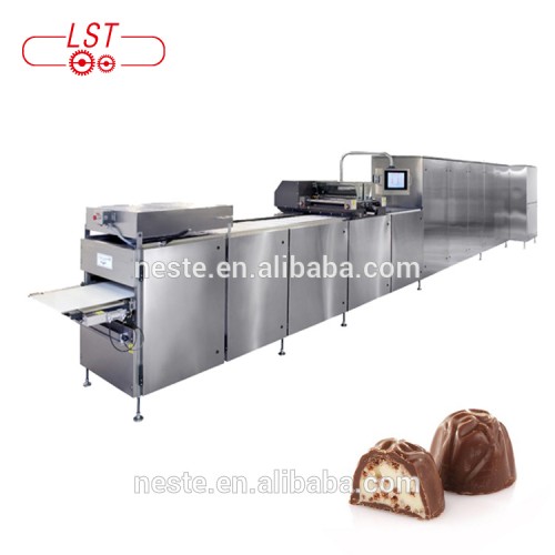 Linha de depósito de máquina de moldagem para derramamento de chocolate com sistema servo automático de queda